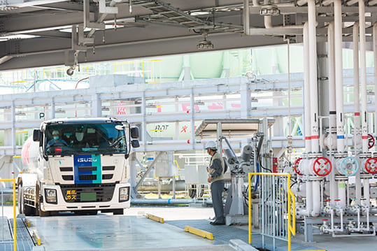 ローリー出荷設備建設工事